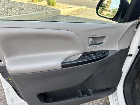 2015 Toyota Sienna LE 7-Passenger