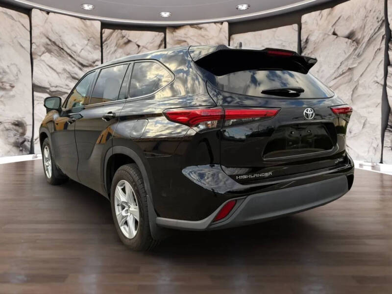 2021 Toyota Highlander LE