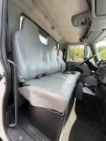 2006 International 4300 Rollback