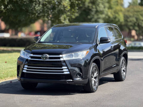 2017 Toyota Highlander LE