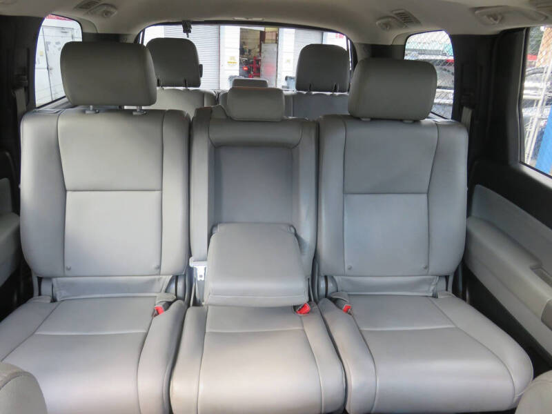 2014 Toyota Sequoia SR5