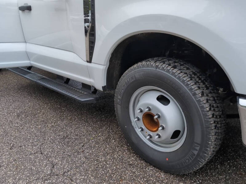 2025 Ford F-350 Super Duty XL