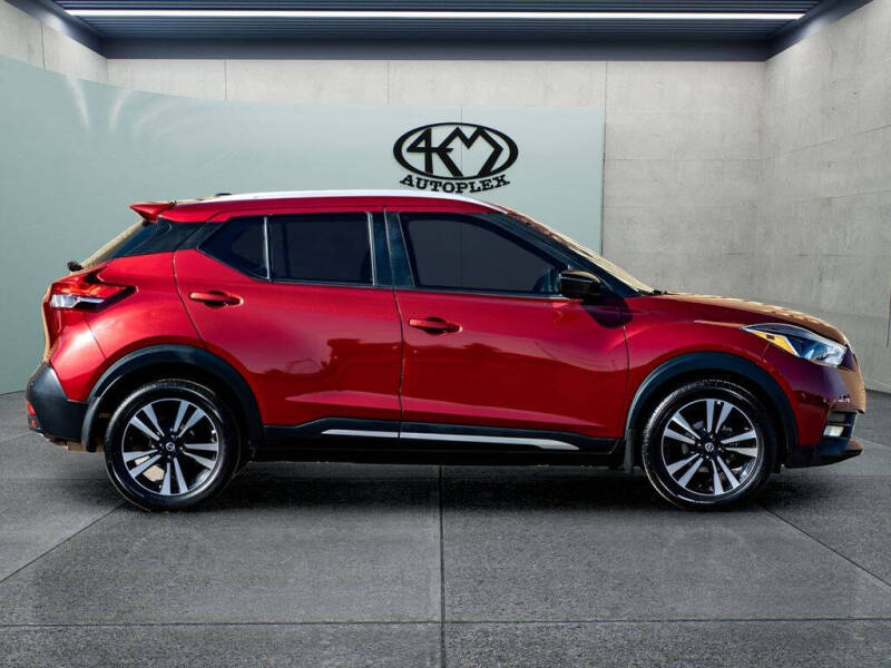2020 Nissan Kicks SR