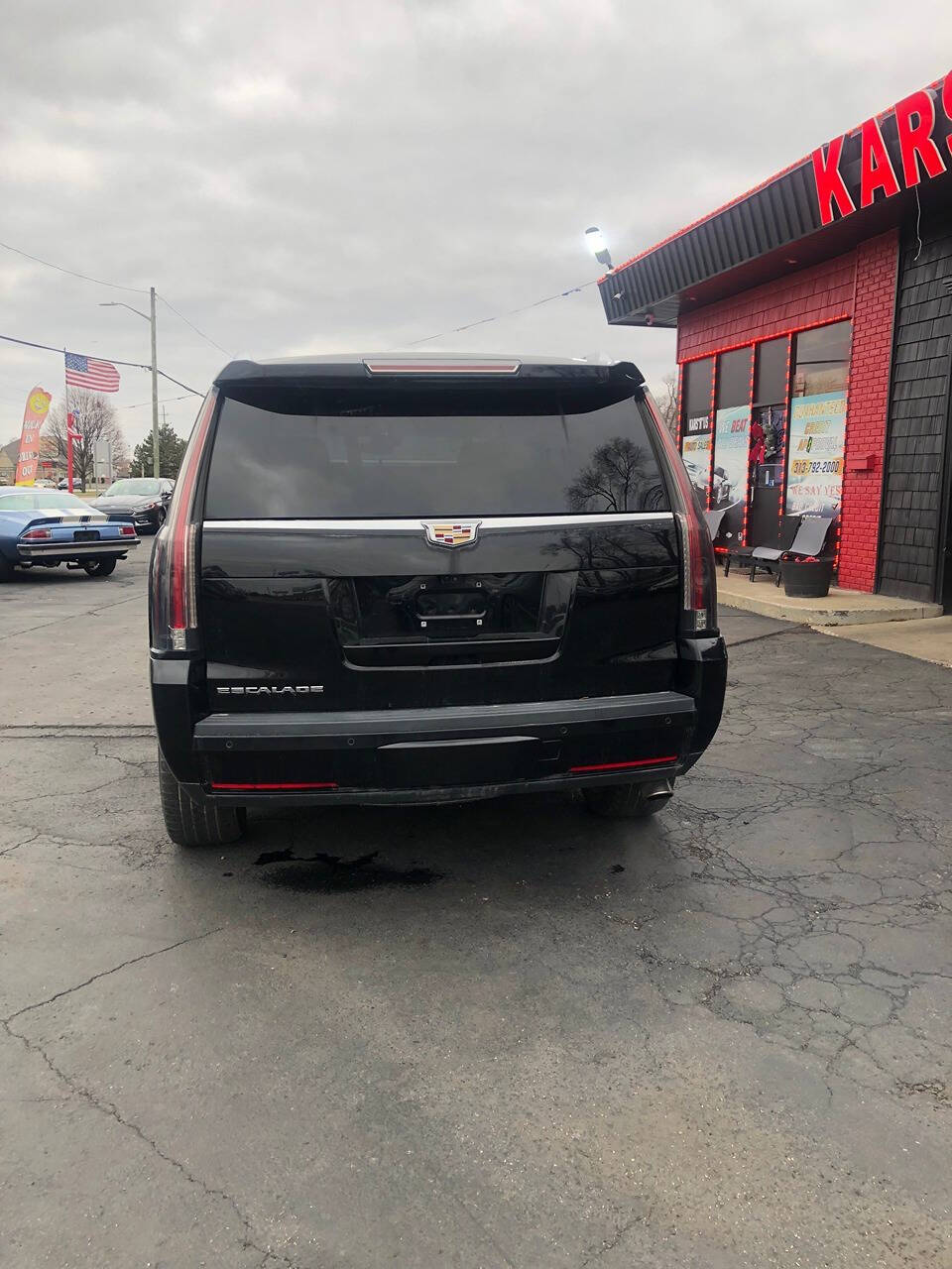 2018 Cadillac Escalade for sale at Kars R Us in Dearborn Heights, MI