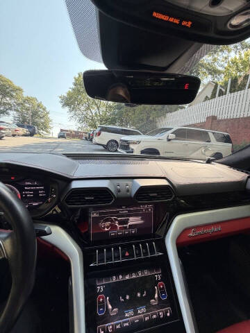 2020 Lamborghini Urus