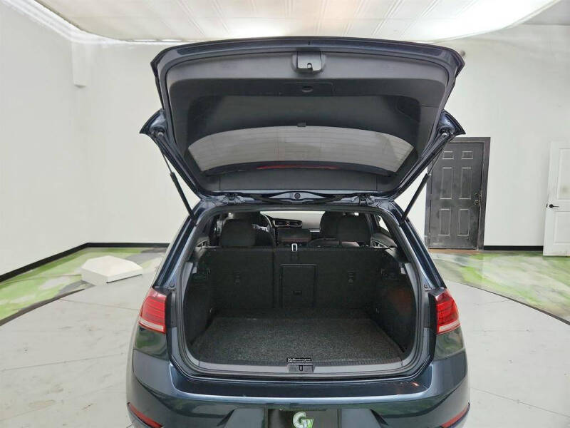 2019 Volkswagen Golf GTI SE