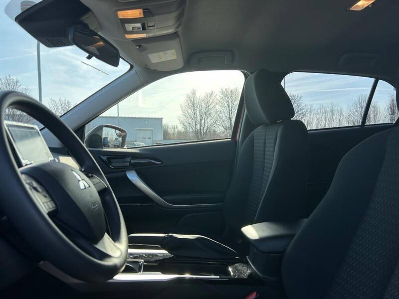 2025 Mitsubishi Eclipse Cross LE