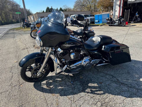 2011 Harley-Davidson FLHX -