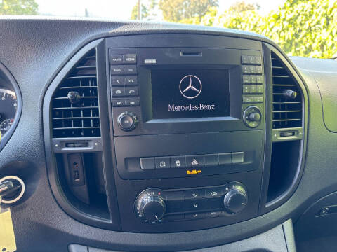 2017 Mercedes-Benz Metris Worker Cargo