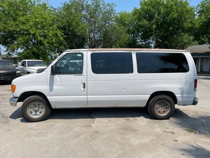 2004 Ford E-Series Wagon for sale at Approved Auto Sales in San Antonio TX