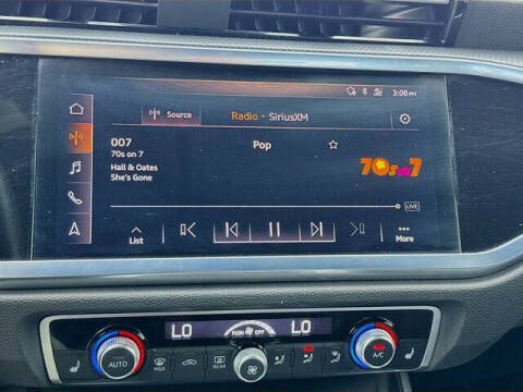 2021 Audi Q3 quattro Premium Plus 40 TFSI