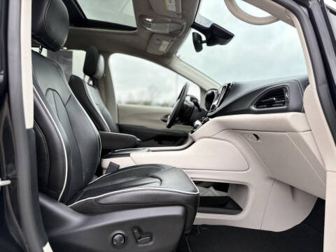 2023 Chrysler Pacifica Plug-In Hybrid Limited