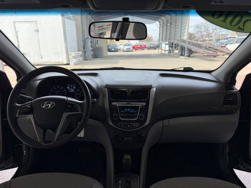 2016 Hyundai Accent SE