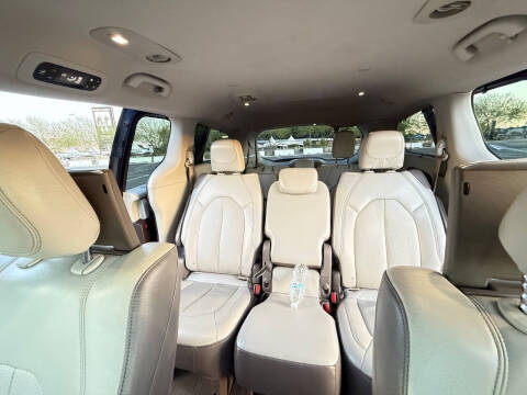 2017 Chrysler Pacifica Touring-L Plus