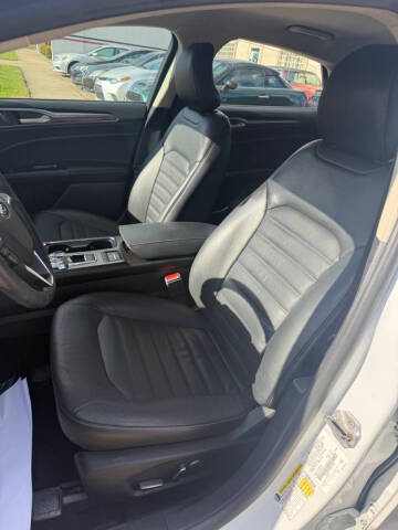 2017 Ford Fusion Hybrid SE