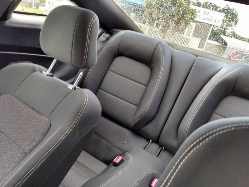 2017 Ford Mustang V6