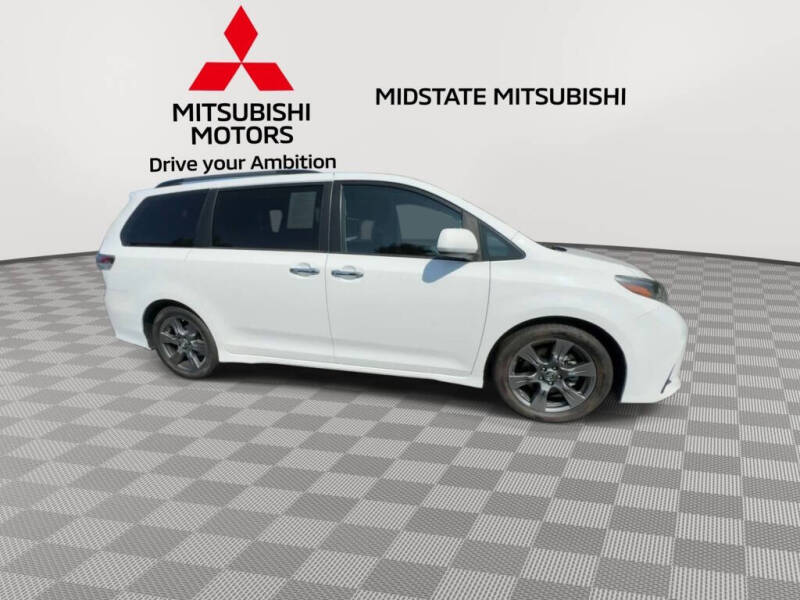 Used 2018 Toyota Sienna SE with VIN 5TDXZ3DC3JS910959 for sale in Auburn, MA