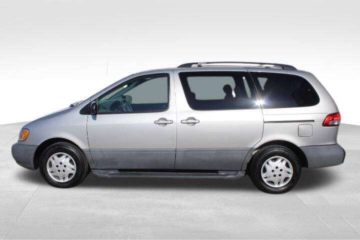 2002 Toyota Sienna LE