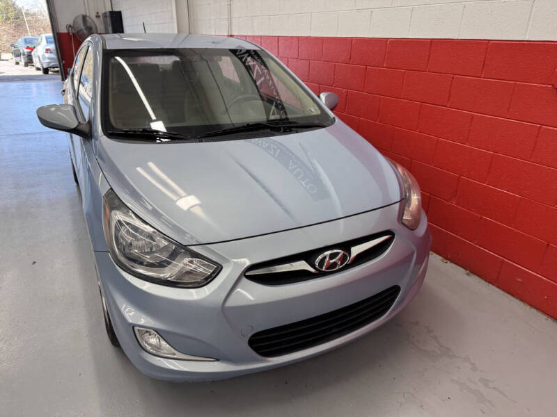 2012 Hyundai Accent GLS