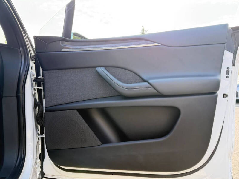 2023 Tesla Model X Standard Range