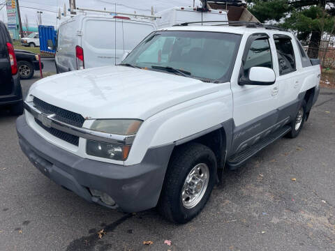 2004 Chevrolet Avalanche for sale at Auto Outlet of Ewing in Ewing NJ