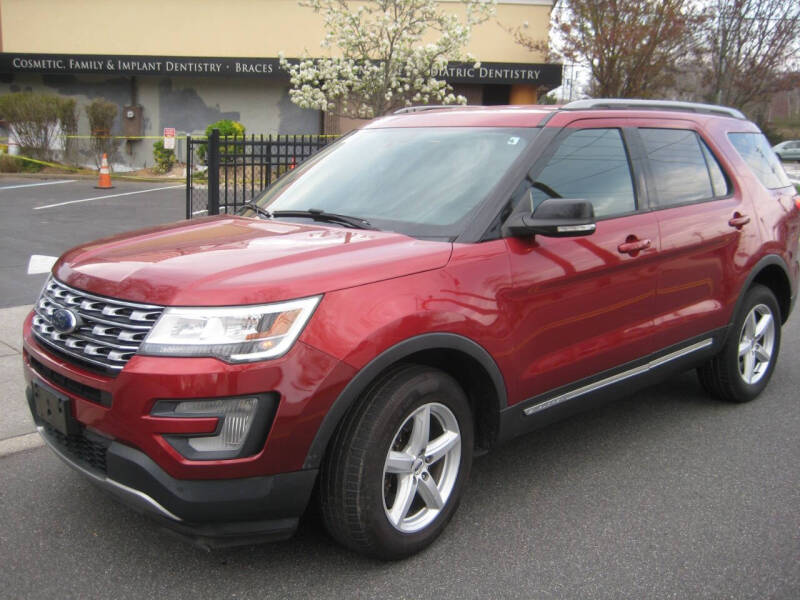 2017 Ford Explorer XLT's photo