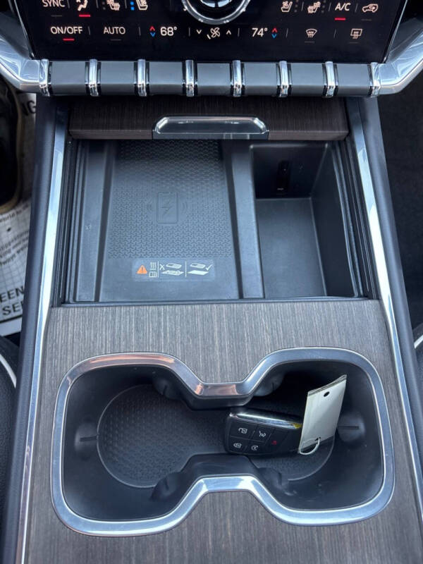 2025 GMC Acadia Denali
