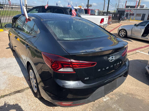 2019 Hyundai Elantra SE