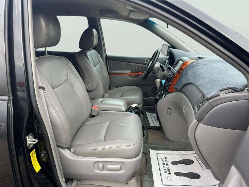 2010 Toyota Sienna XLE