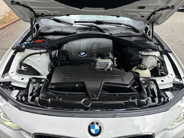 2018 BMW 3 Series 320i
