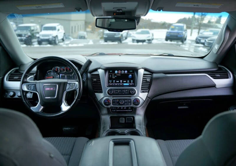 2017 GMC Yukon XL SLE