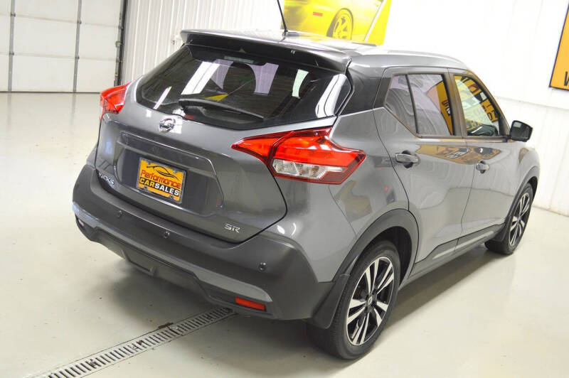 2020 Nissan Kicks SR