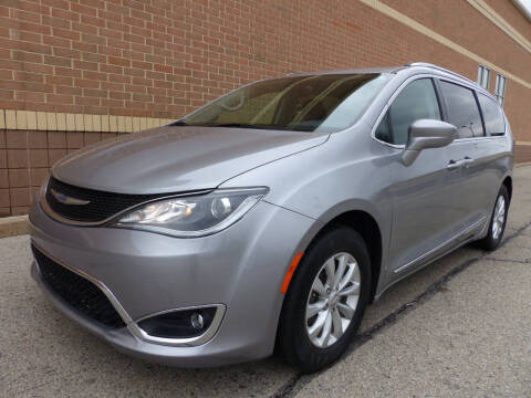 2018 Chrysler Pacifica for sale at Macomb Automotive Group in New Haven MI