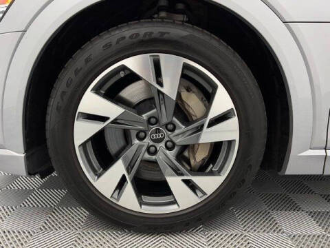 2022 Audi e-tron quattro Premium