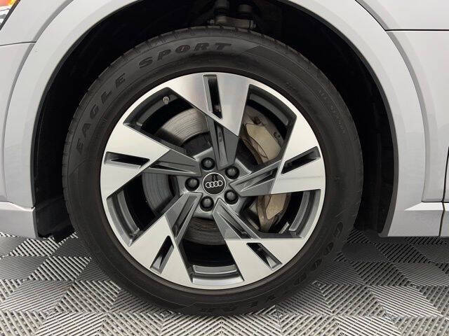 2022 Audi e-tron quattro Premium