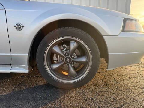 2004 Ford Mustang GT Deluxe