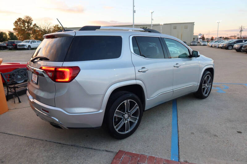 2017 GMC Acadia Denali