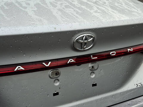 2021 Toyota Avalon XLE