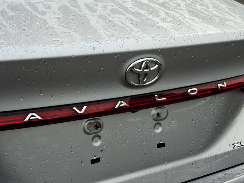 2021 Toyota Avalon XLE