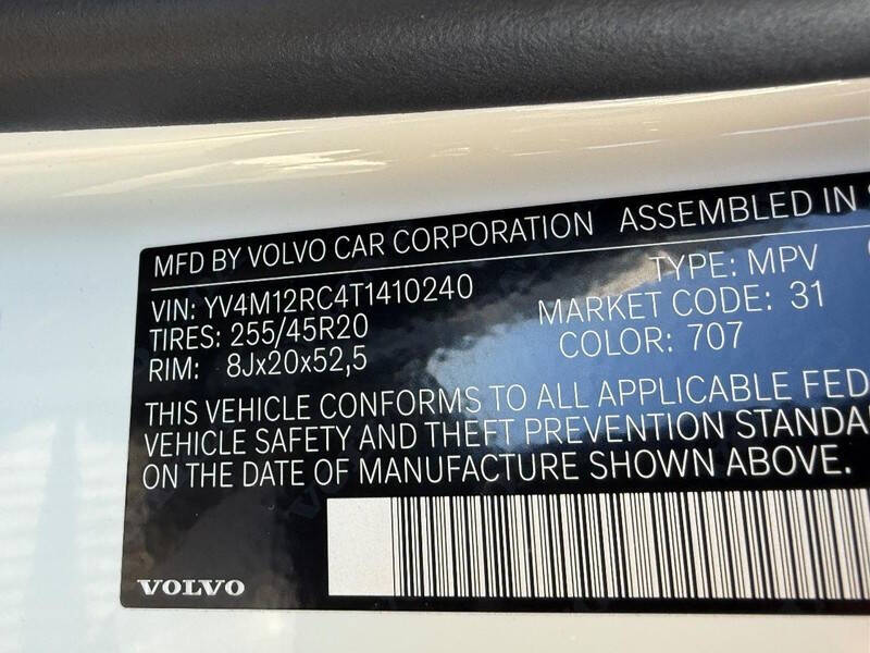 2026 Volvo XC60 B5 Plus