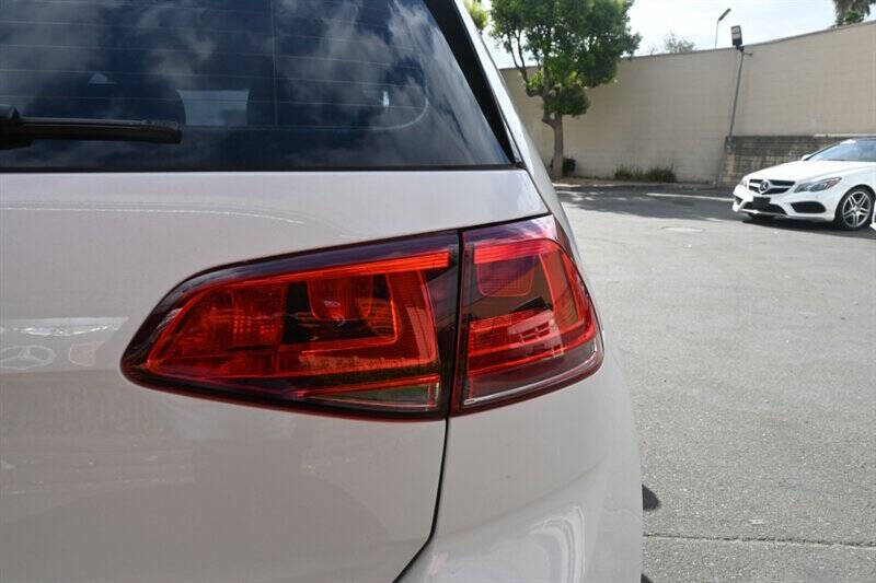 2016 Volkswagen e-Golf SE