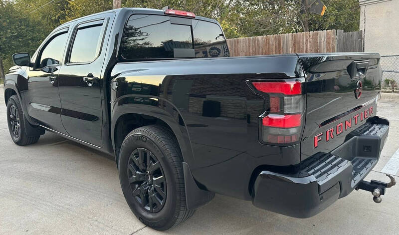 2023 Nissan Frontier SV