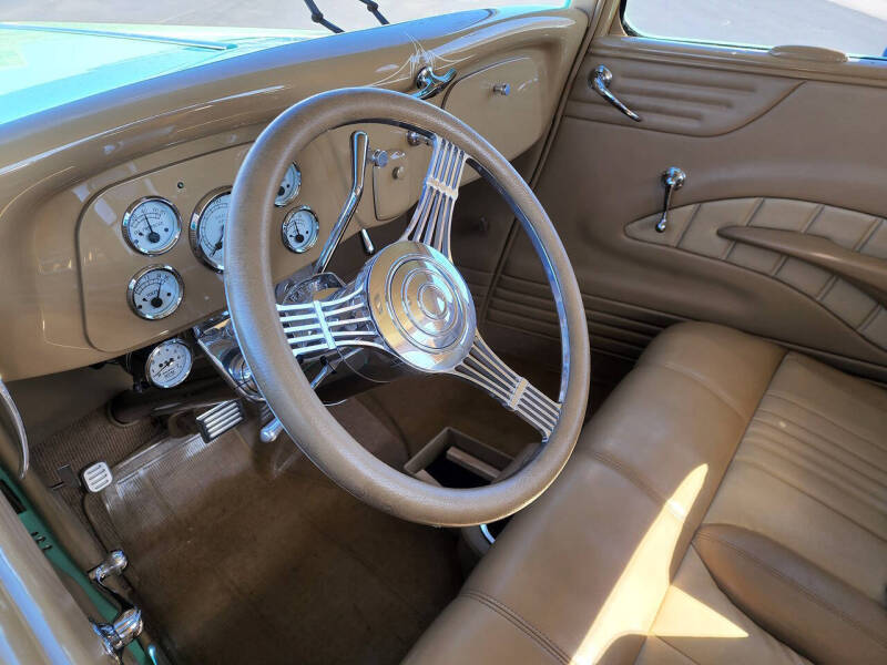 1934 Ford 5 Window