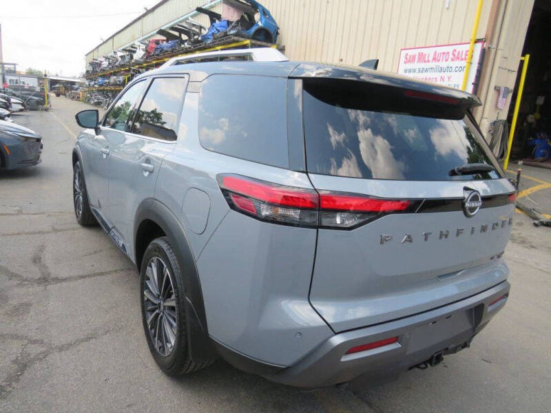 2026 Nissan Pathfinder Platinum
