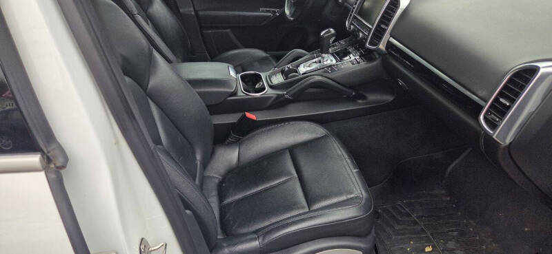 2014 Porsche Cayenne Platinum Diesel