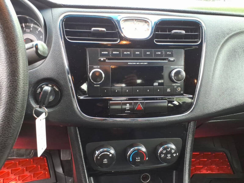 2012 Chrysler 200 LX