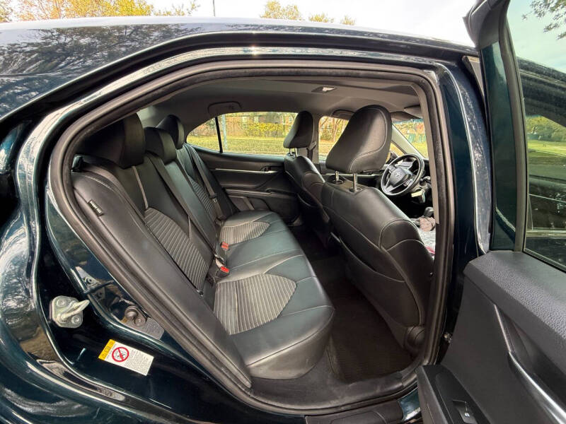 2018 Toyota Camry SE