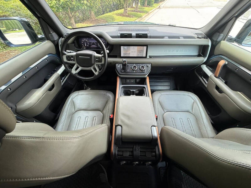 2020 Land Rover Defender 110 SE