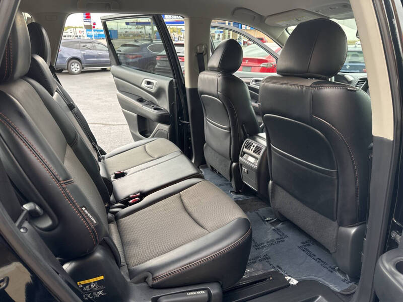 2020 Nissan Pathfinder SV