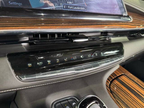 2024 Cadillac Escalade ESV Luxury